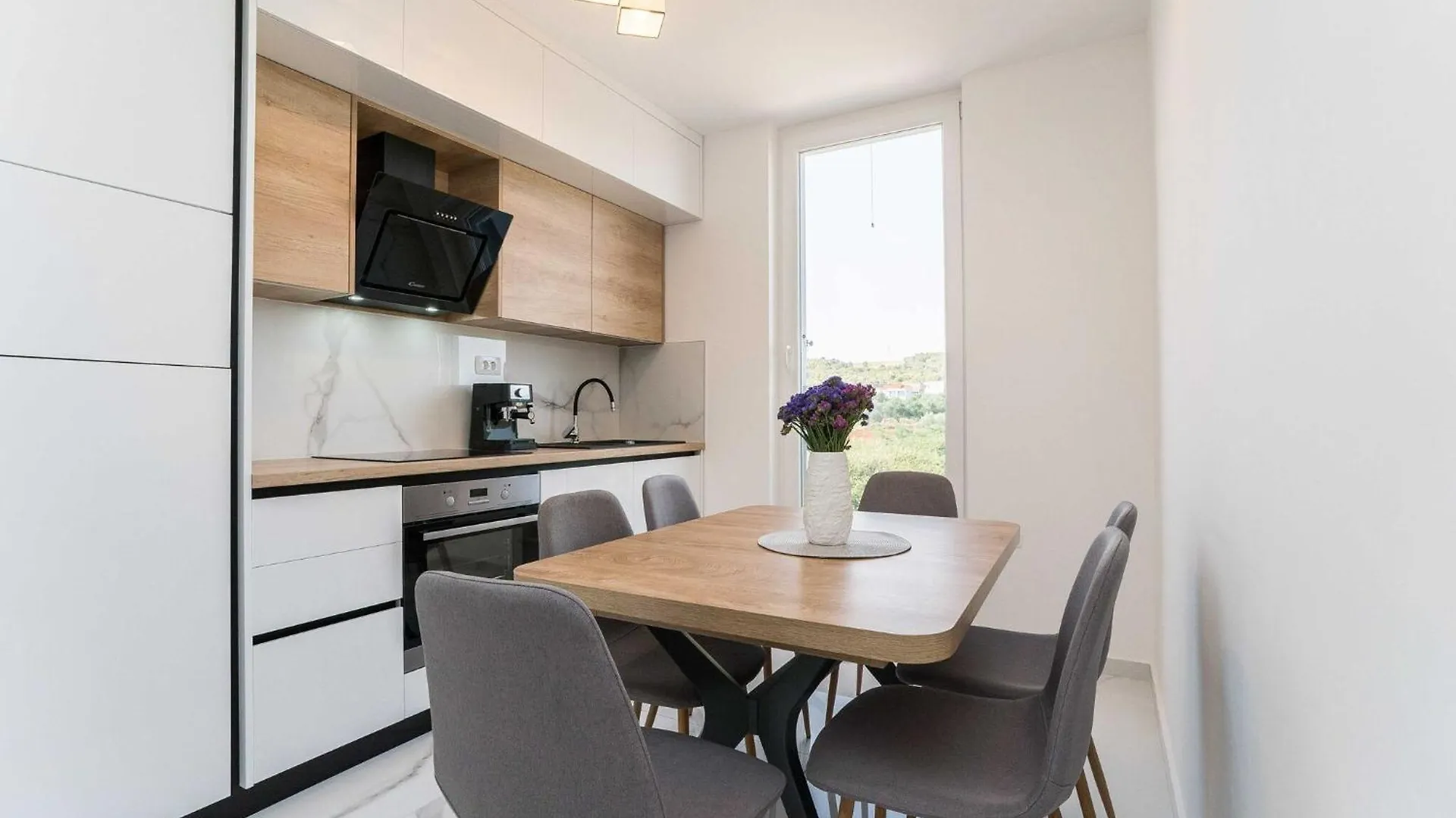 Luxury D Apartments - Two Bedroom Apartment With Terrace A1 Бибинье